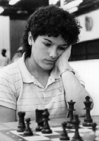 Christine Flear (Dubai, 1986)