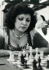 Julia Lebel Arias (Dubai, 1986)