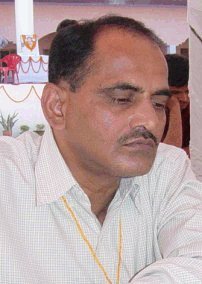 EV Ravi (Gorakpur, 2004)