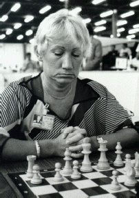 Zsuzsa Veroci (Dubai, 1986)
